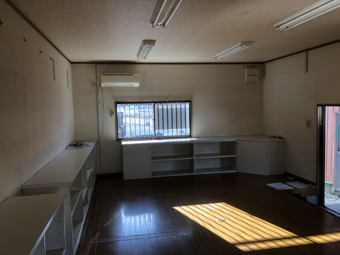 上富田町貸事務所　朝来
