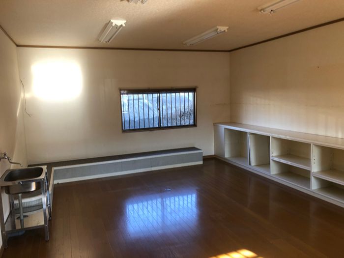 上富田町貸事務所　朝来