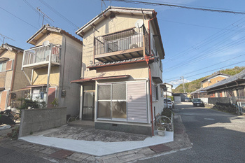 上富田町売中古住宅　朝来