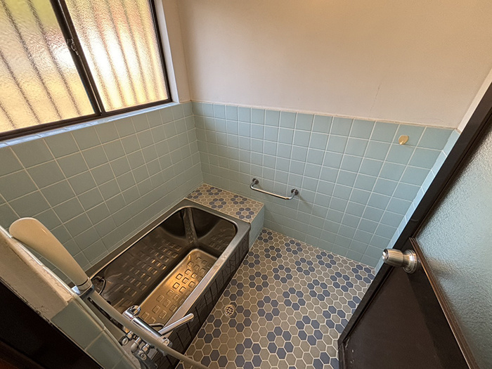 上富田町売中古住宅　朝来