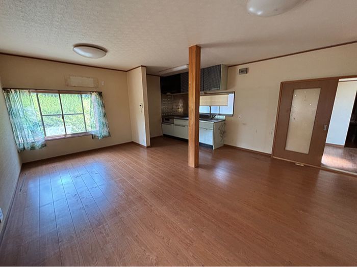上富田町売中古住宅　岩田
