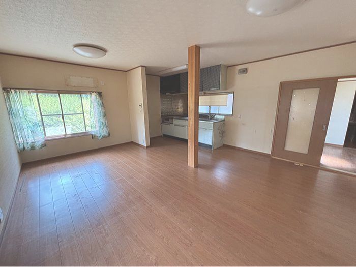 上富田町売中古住宅　岩田