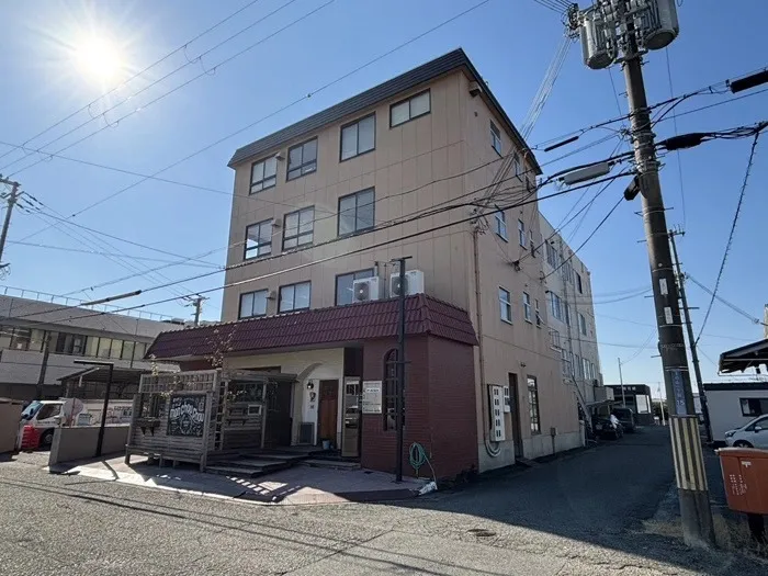 賃貸テナント（事務所）：山中ビル上の山（手前側）