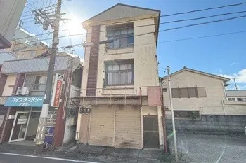 賃貸アパート：高雄一丁目 3階建 2階部分
